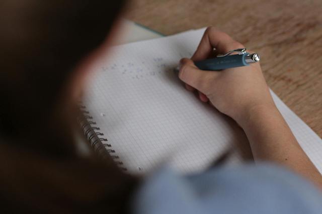 Coerência e coesão nos textos argumentativos dos alunos do ensino médio Coerência e coesão nos textos argumentativos dos alunos do ensino médio